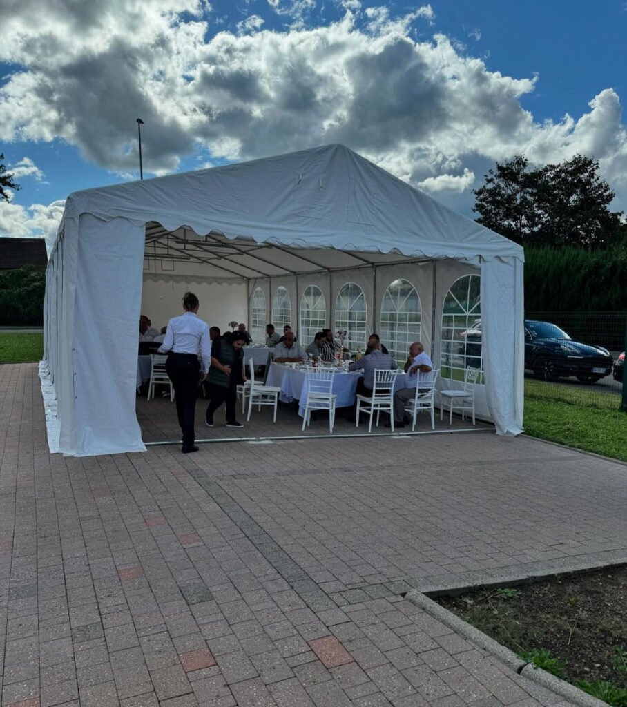 chapiteau-exterieur-le-coin-cosy